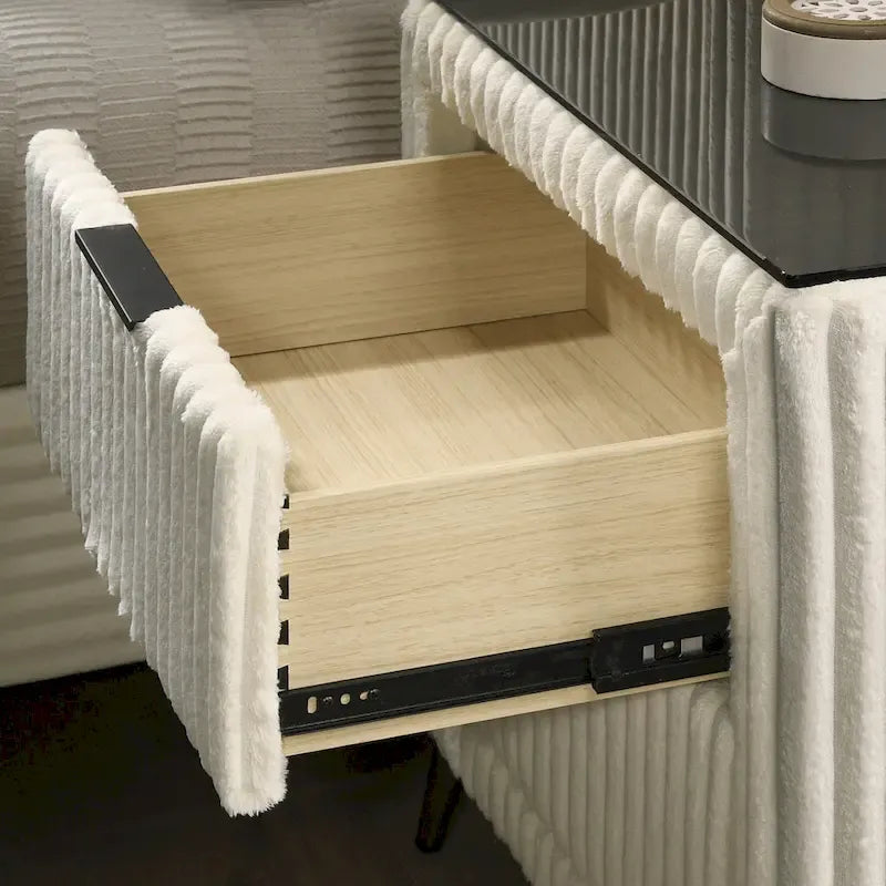 Lit plateforme rembourré en velours côtelé à larges côtes (deux tables de chevet incluses) — Crème